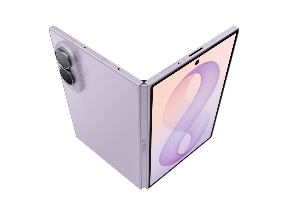 Samsung公式のGalaxy Z Fold8 ラベンダーを90度ほど開いた製品画像