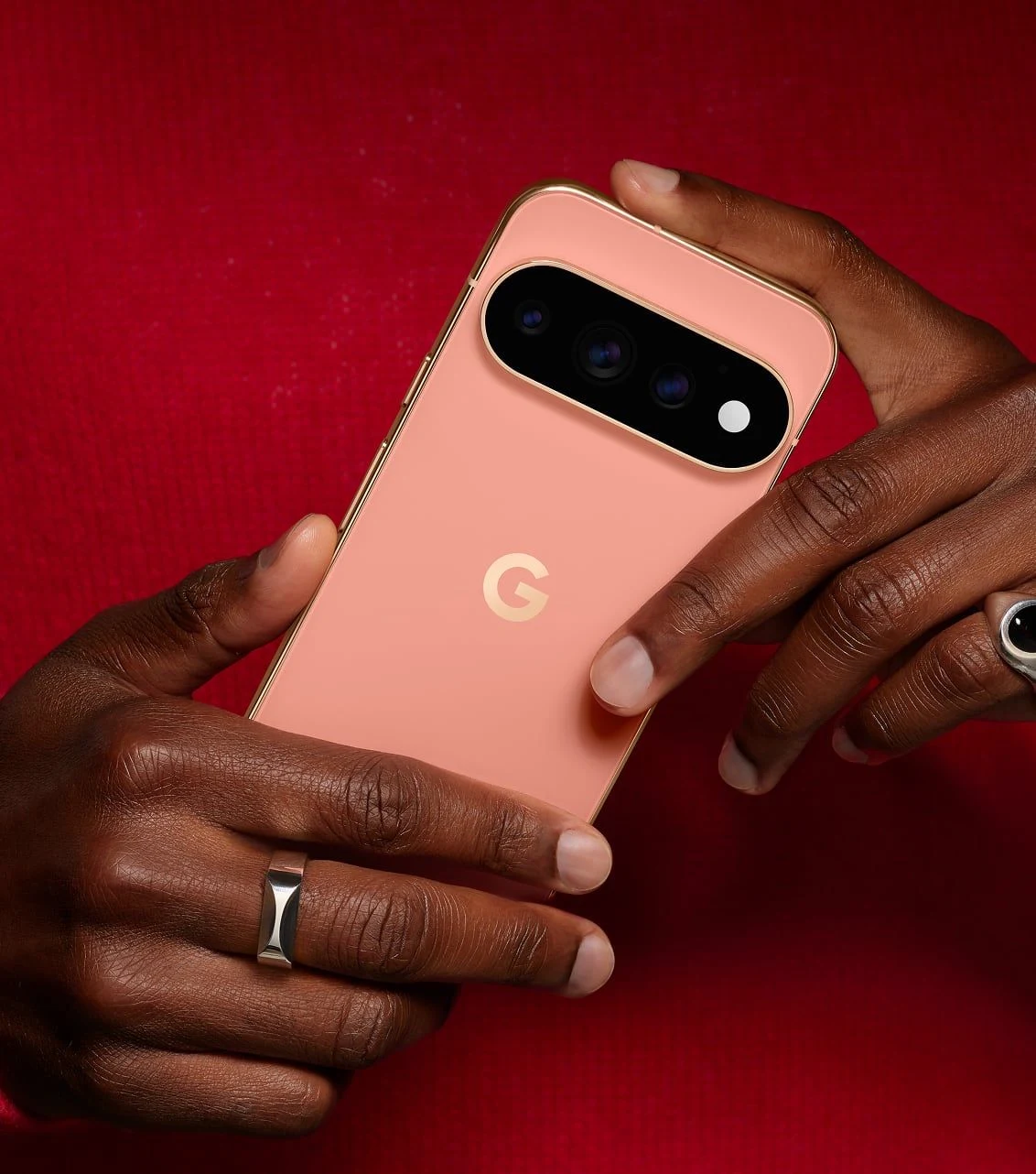 Canyon の Google Pixel 11 Pro を持つ人。